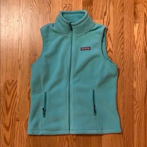 Vineyard vines fleece vest